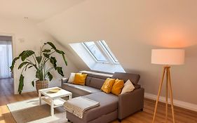 Rückzugsort im Rebenmeer mit Terrasse, Grill&Parkplatz